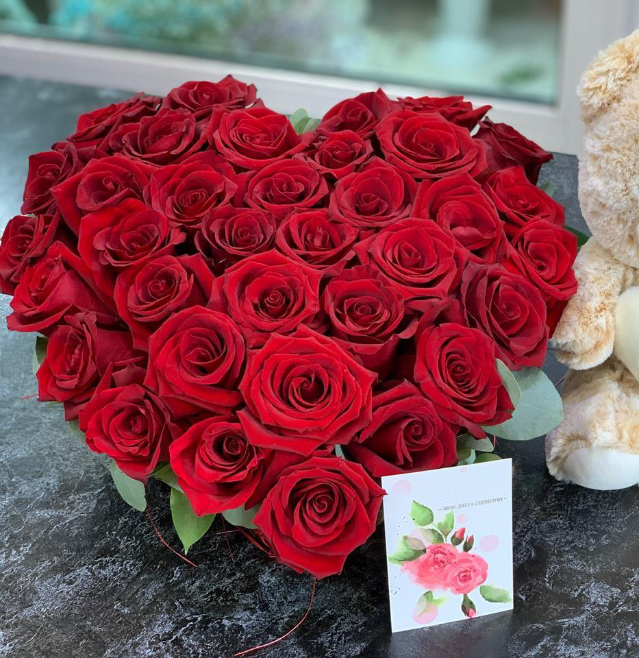 Цветочная композиция из Розы в виде сердца в Морозовке