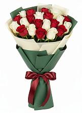 Букет Микс из красных и белых роз в Морозовке