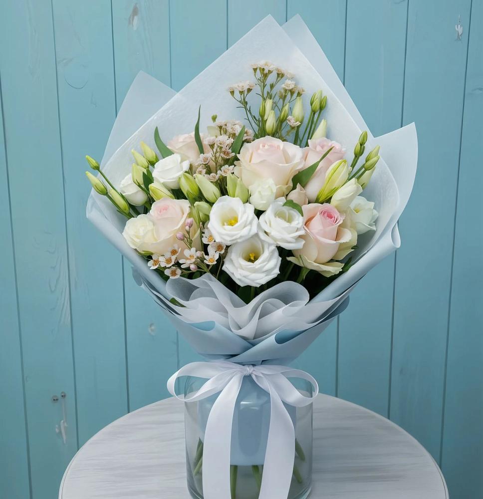 Букет цветов из: Розы и Лизиантусы в Морозовке