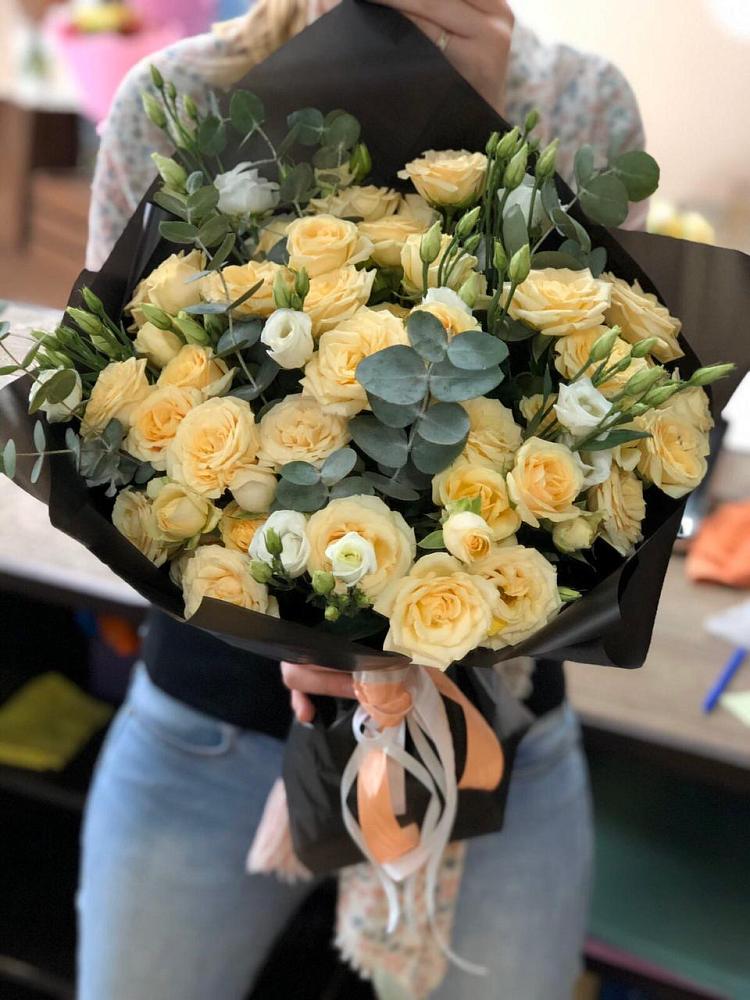 Букет цветов из: Розы и Лизиантусы в Морозовке