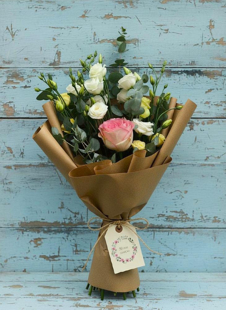 Букет цветов из: Розы и Лизиантусы в Морозовке