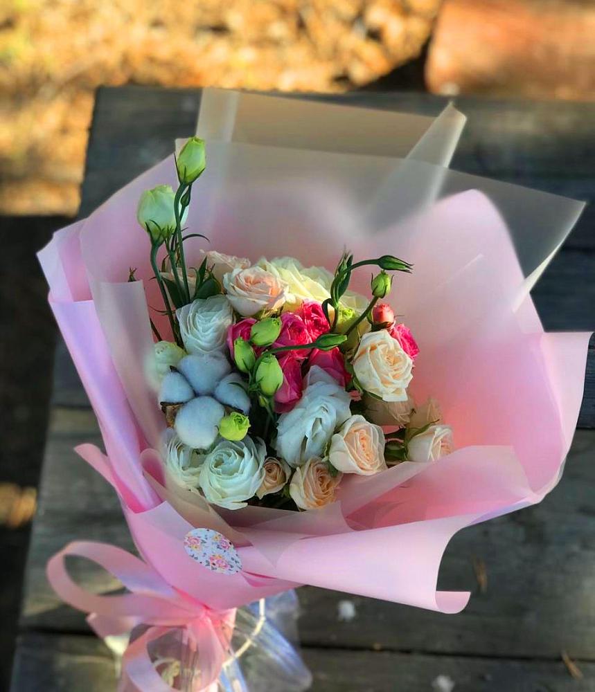 Букет цветов из: Розы и Лизиантусы в Морозовке