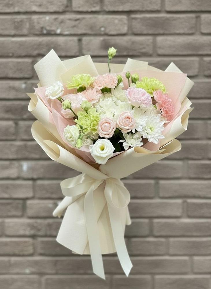 Букет цветов из: Гвоздики, Розы, Лизиантусы и Хризантемы в Морозовке