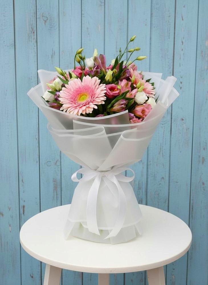 Букет цветов из: Герберы, Альстромерии и Лизиантусы в Морозовке