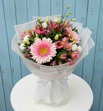 Букет цветов из:  Герберы, Альстромерии и Лизиантусы #REPLACE_PRED# Морозовке