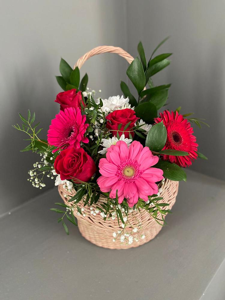 Цветочная композиция из Розы, Хризантемы и Герберы в корзине в Морозовке