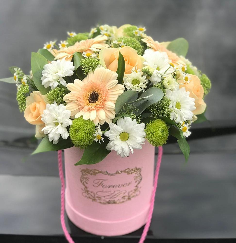 Цветочная композиция из Розы, Герберы и Хризантемы в шляпной коробке в Морозовке