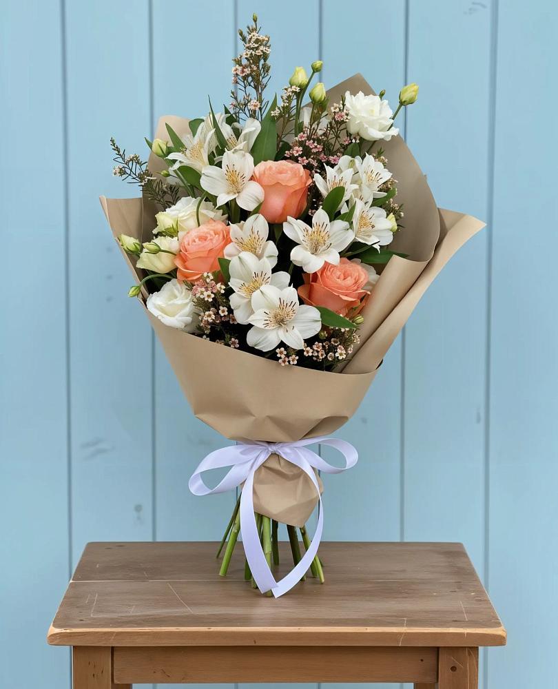 Букет цветов из: Альстромерии, Лизиантусы, Розы и Хризантемы в Морозовке